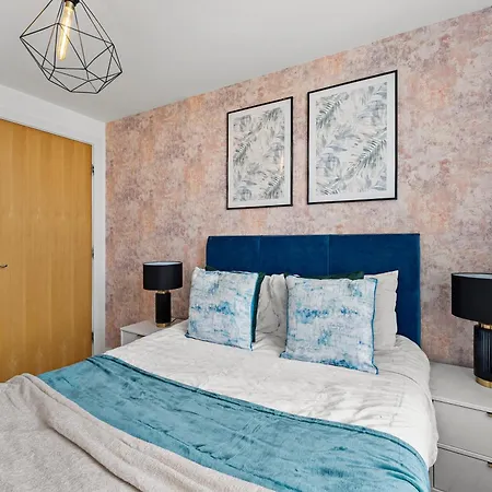Apartment 30 Percent Off! Beautiful In Dewsbury - Sleeps 6 *