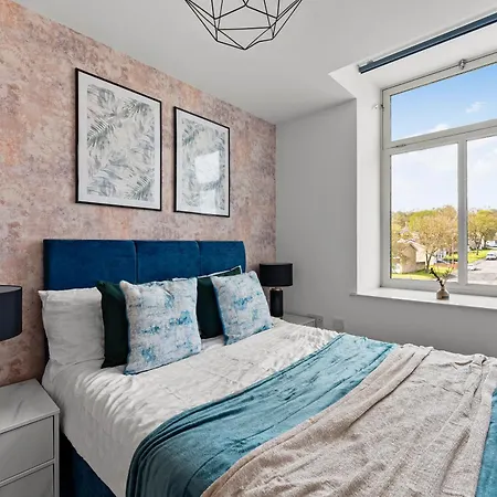 Apartment 30 Percent Off! Beautiful In Dewsbury - Sleeps 6 Leeds (West Yorkshire)