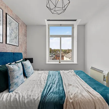 30 Percent Off! Beautiful In Dewsbury - Sleeps 6 *