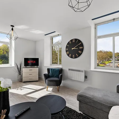 30 Percent Off! Beautiful In Dewsbury - Sleeps 6 * Leeds (West Yorkshire)