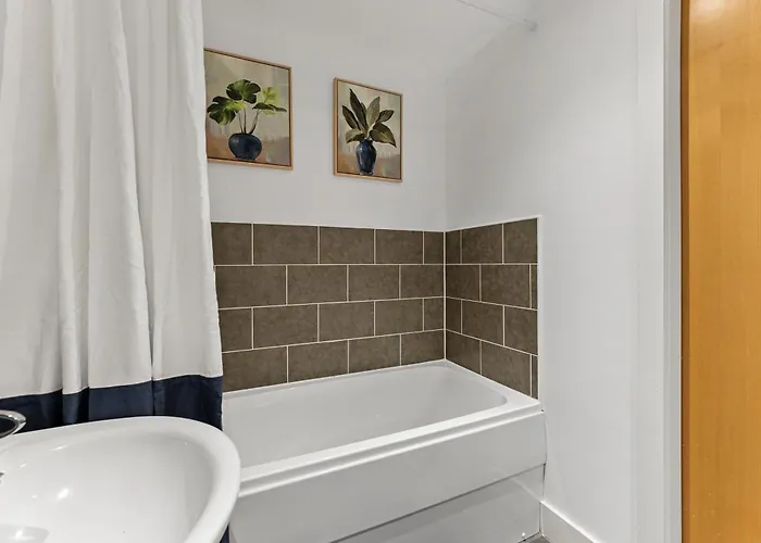 30 Percent Off! Beautiful In Dewsbury - Sleeps 6