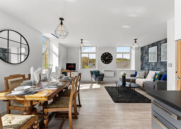 30 Percent Off! Beautiful In Dewsbury - Sleeps 6 *