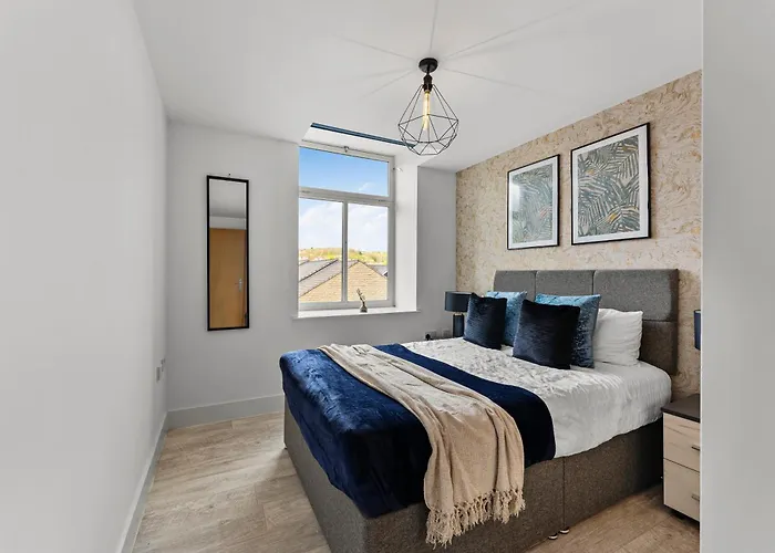 30 Percent Off! Beautiful In Dewsbury - Sleeps 6 * Лідс