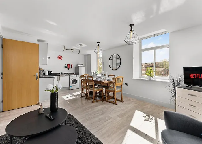 30 Percent Off! Beautiful In Dewsbury - Sleeps 6 Лідс